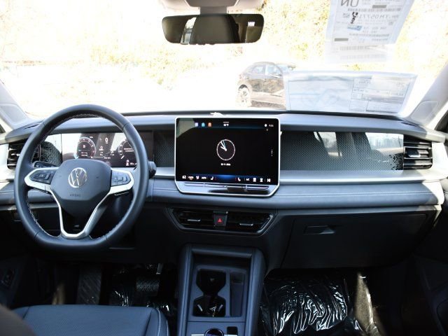 New 2026 Volkswagen Tiguan SE AWD/4WD image 17