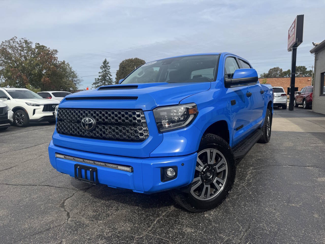 Used 2021 Toyota Tundra SR5 AWD/4WD image 2