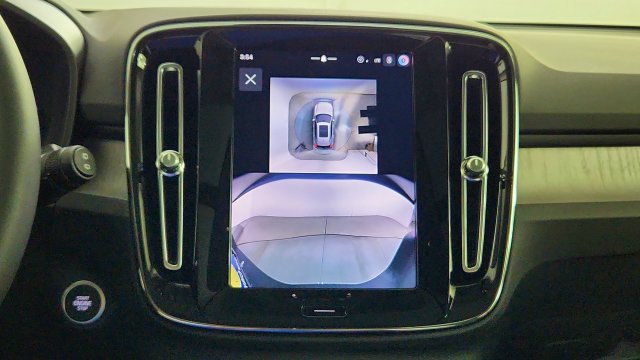 New 2026 Volvo XC40 B5 Plus w/ Climate Package AWD/4WD image 19