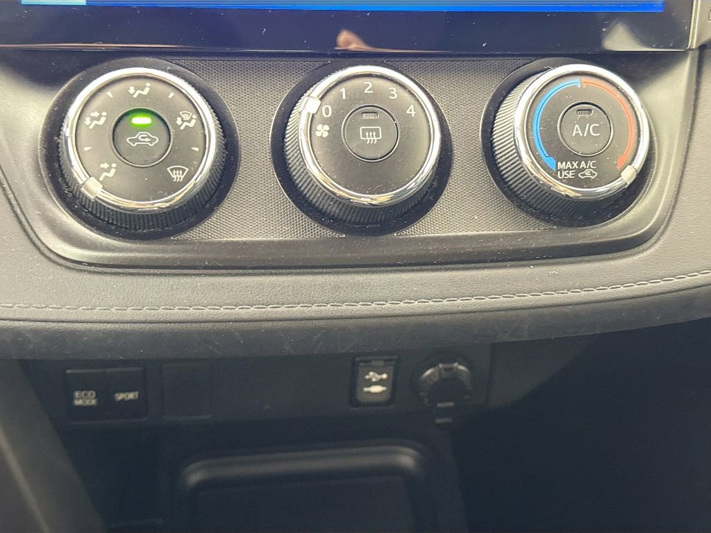 Used 2016 Toyota RAV4 LE image 15