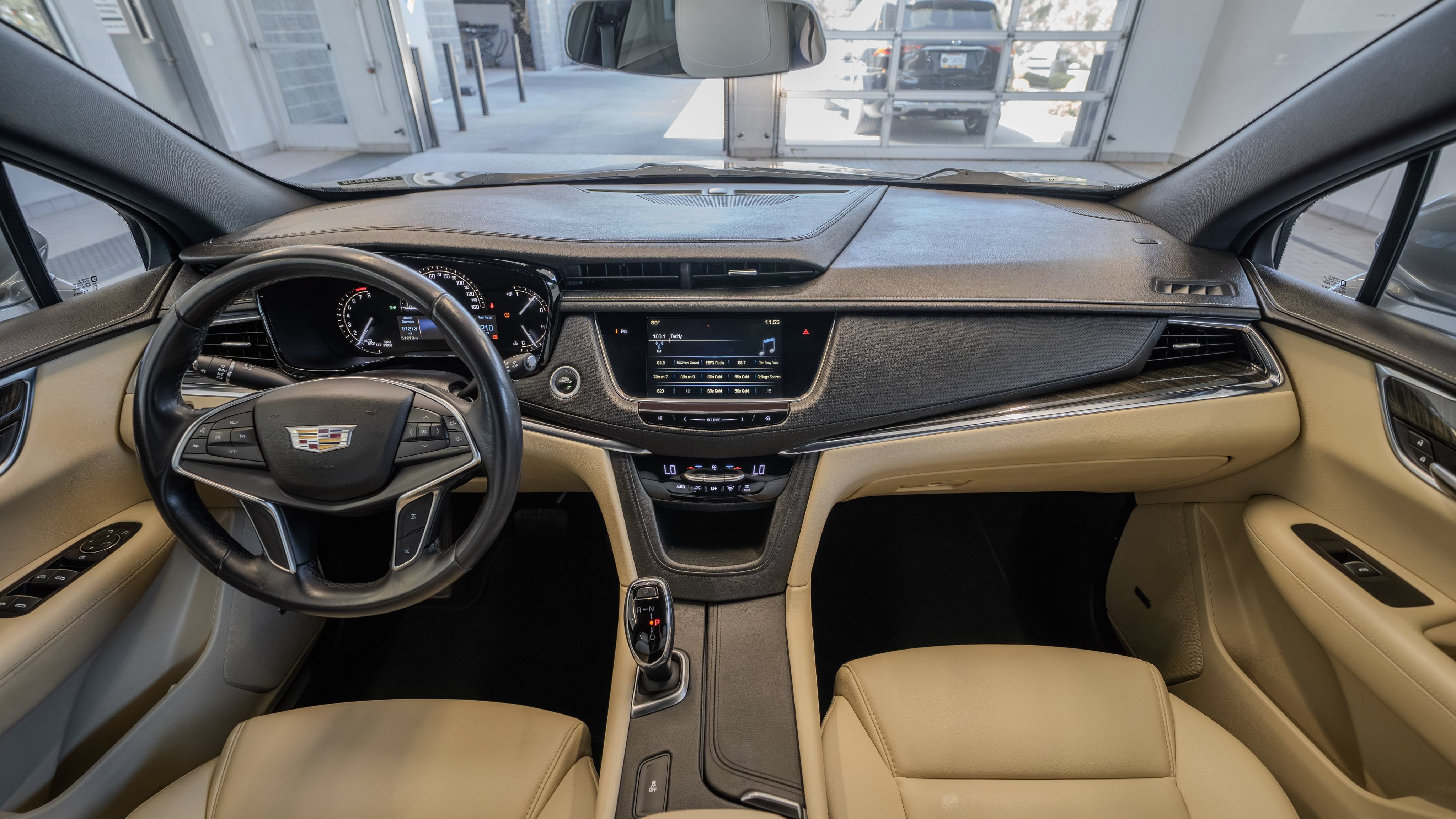 Used 2018 Cadillac XT5 FWD w/ LPO, Wheel Lock Package image 8