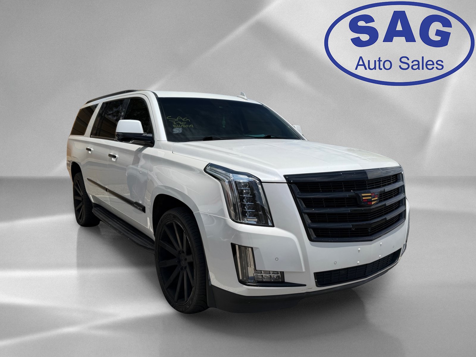 Used 2016 Cadillac Escalade ESV Luxury RWD image 2
