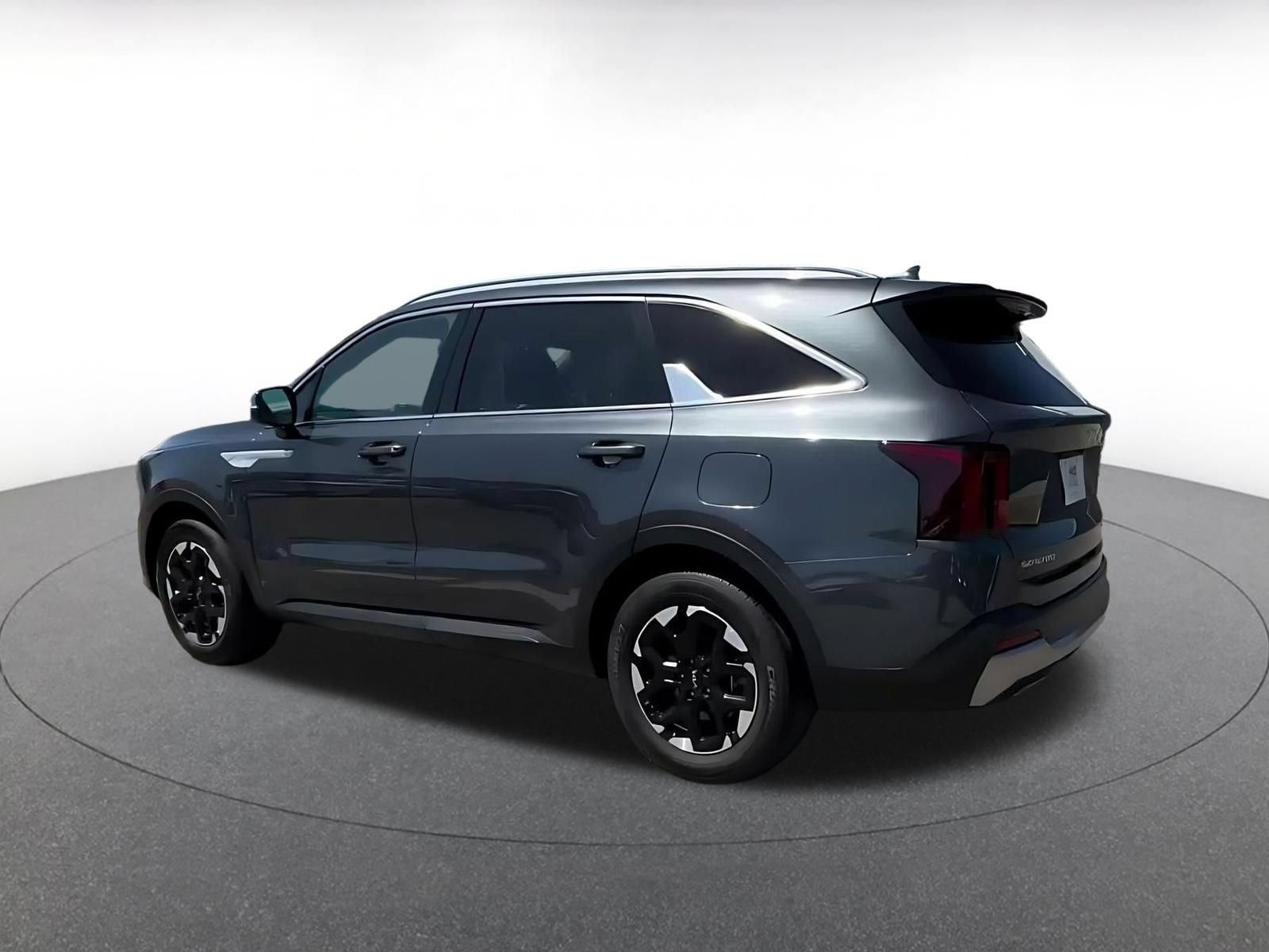 Used 2024 Kia Sorento S FWD image 10