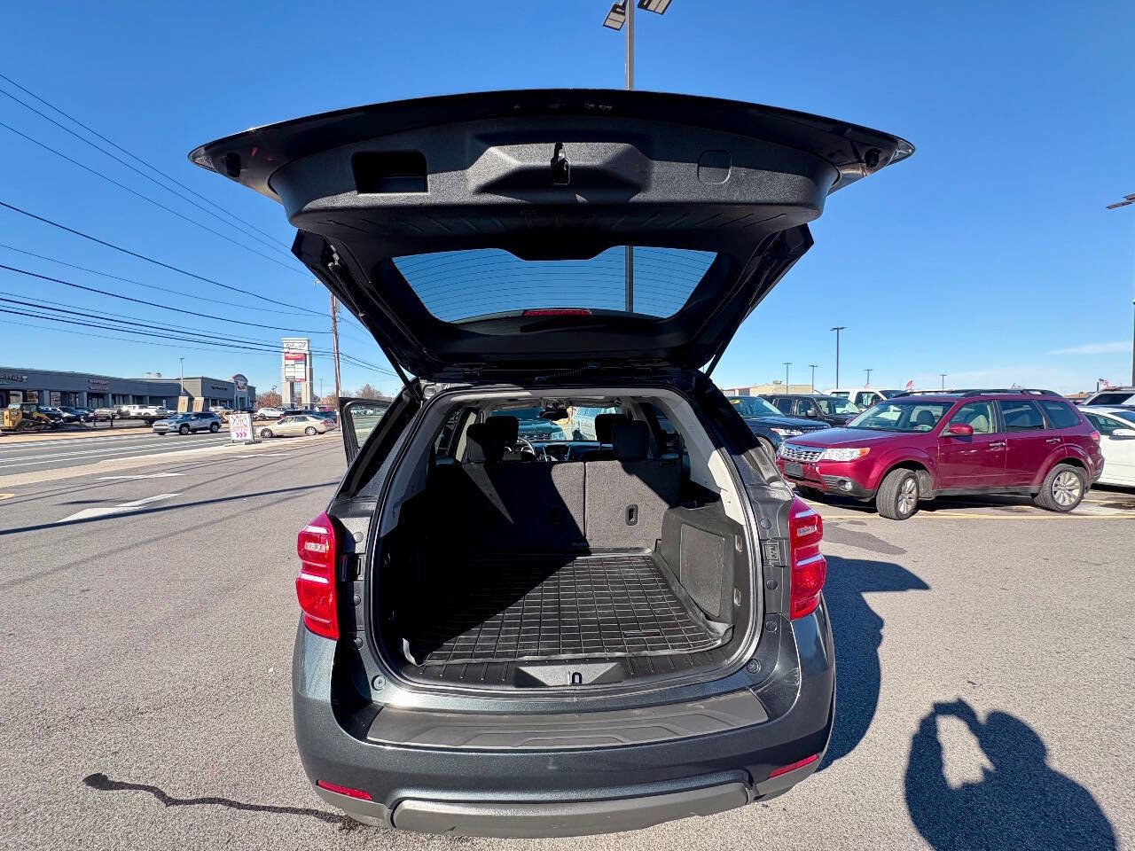 Used 2017 Chevrolet Equinox LT w/ Convenience Package image 27