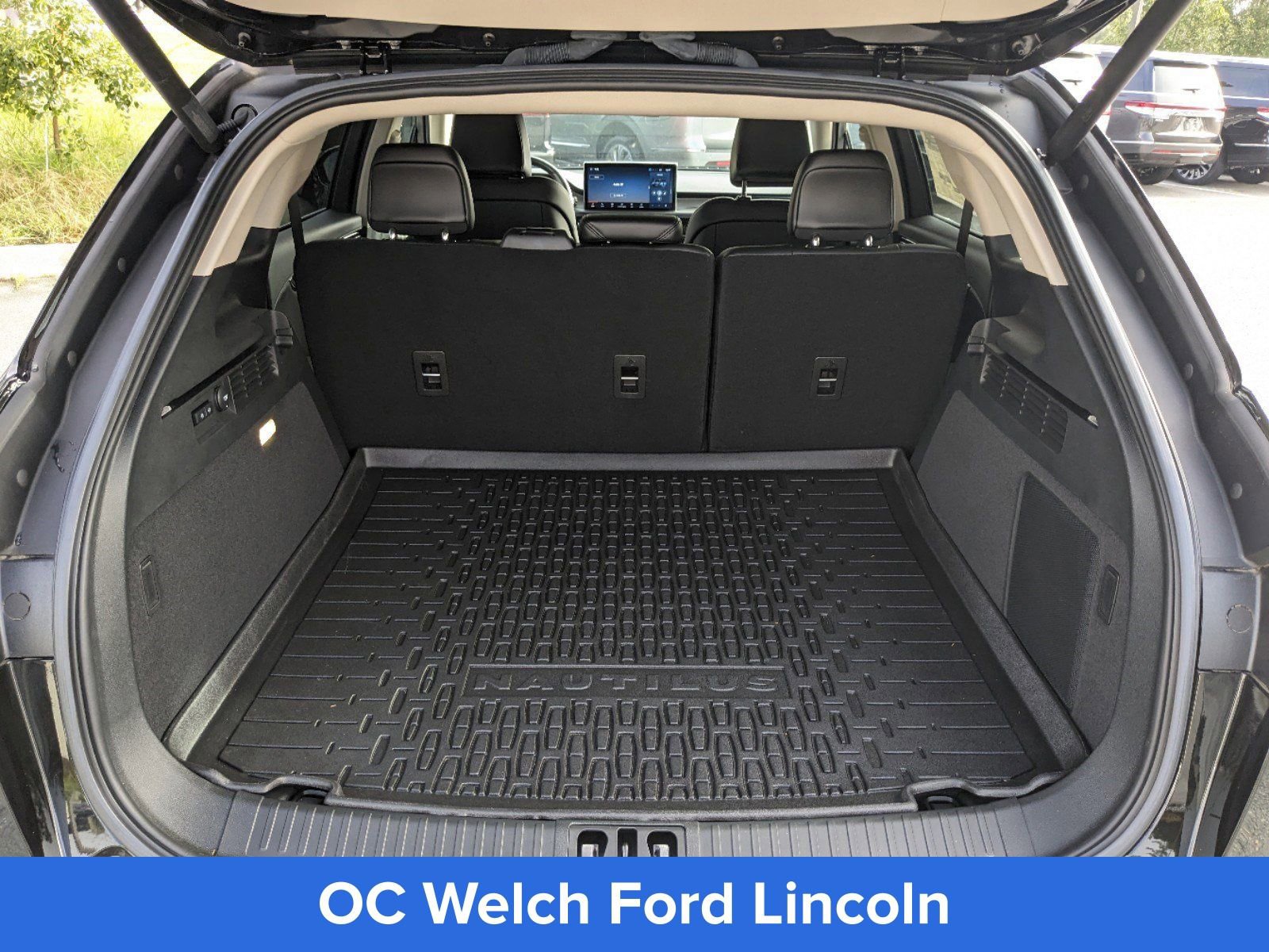 Certified 2023 Lincoln Nautilus Reserve w/ Monochromatic Package image 14