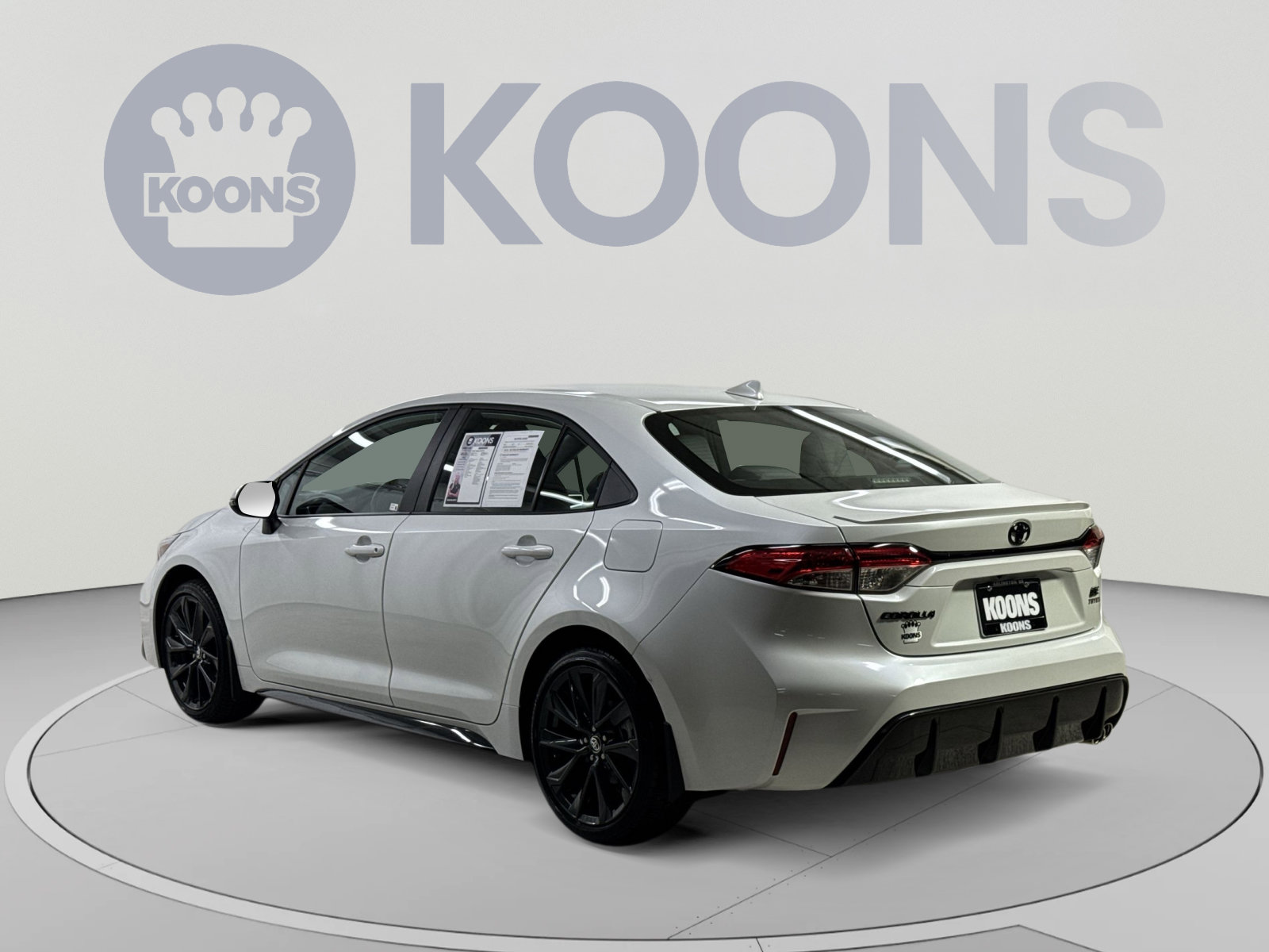 Used 2024 Toyota Corolla SE w/ SE Convenience Package FWD image 18