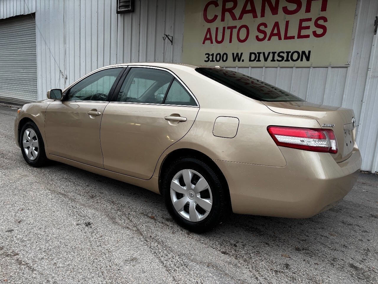 Used 2011 Toyota Camry LE image 9