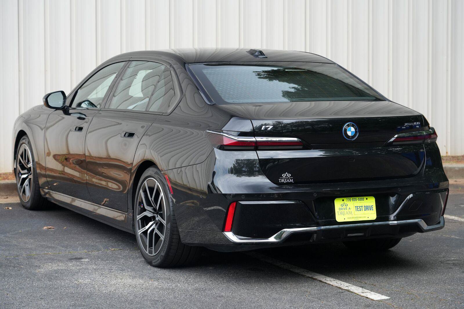 Used 2023 BMW i7 xDrive60 w/ Executive Package 2 AWD/4WD image 69