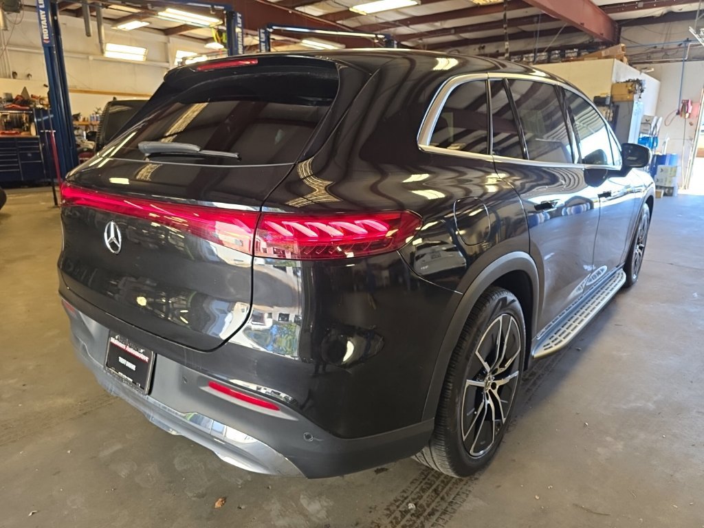 Used 2023 Mercedes-Benz EQS 450+ SUV image 3