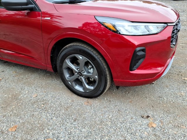 Certified 2024 Ford Escape ST-Line w/ Tech Pack #1 AWD/4WD image 4