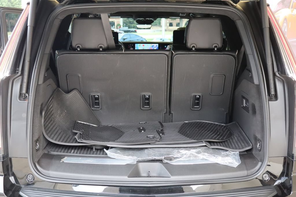 Used 2025 Cadillac Escalade V w/ LPO, ONYX Package AWD/4WD image 30