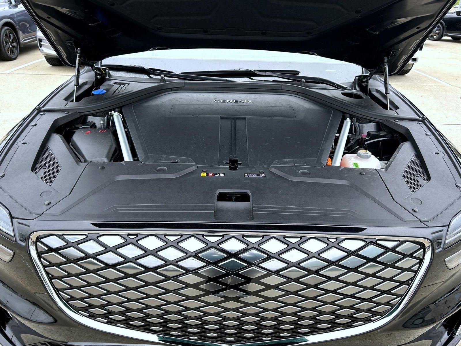 Used 2026 Genesis Electrified GV70 image 24