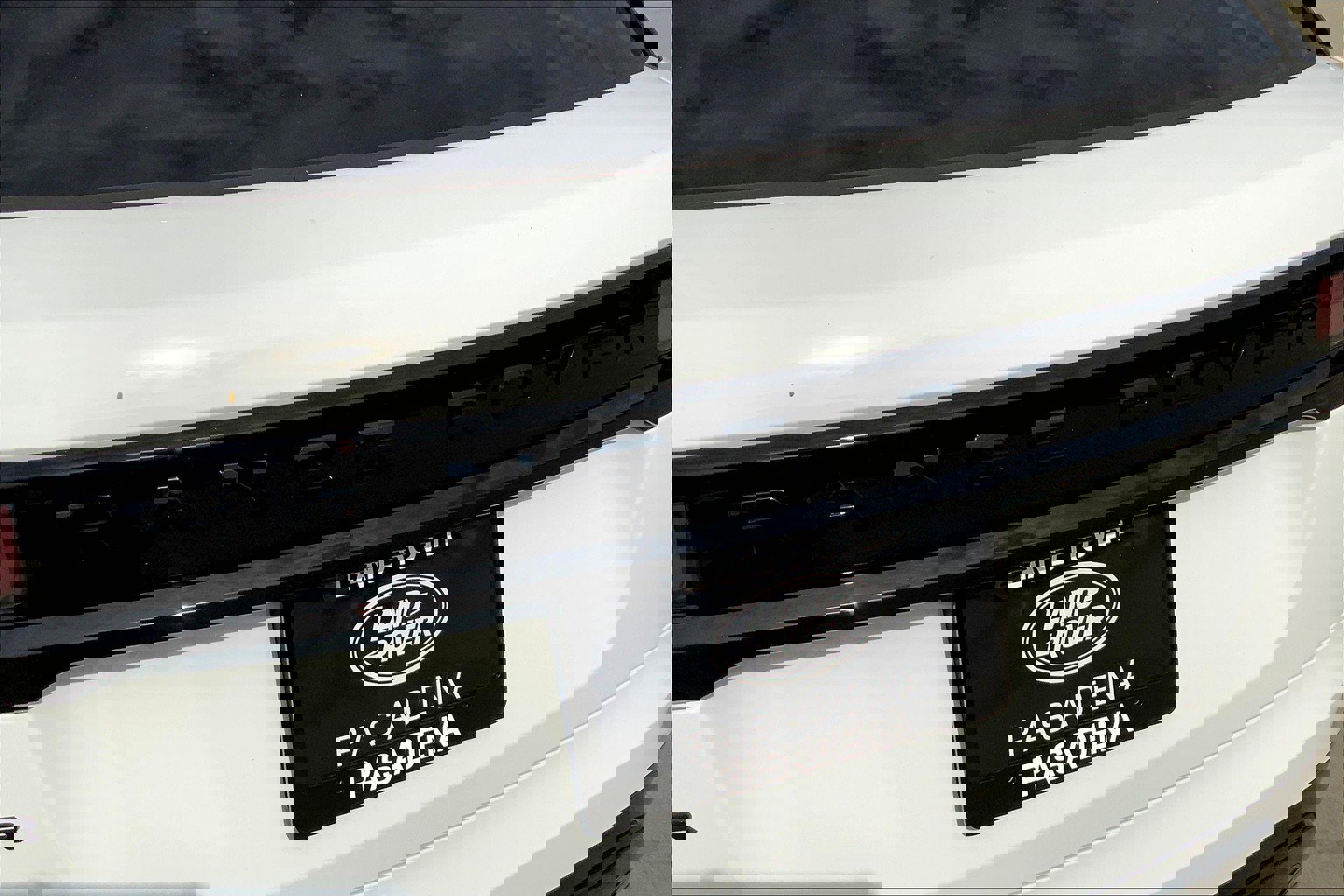 New 2026 Land Rover Range Rover Velar Dynamic SE image 6