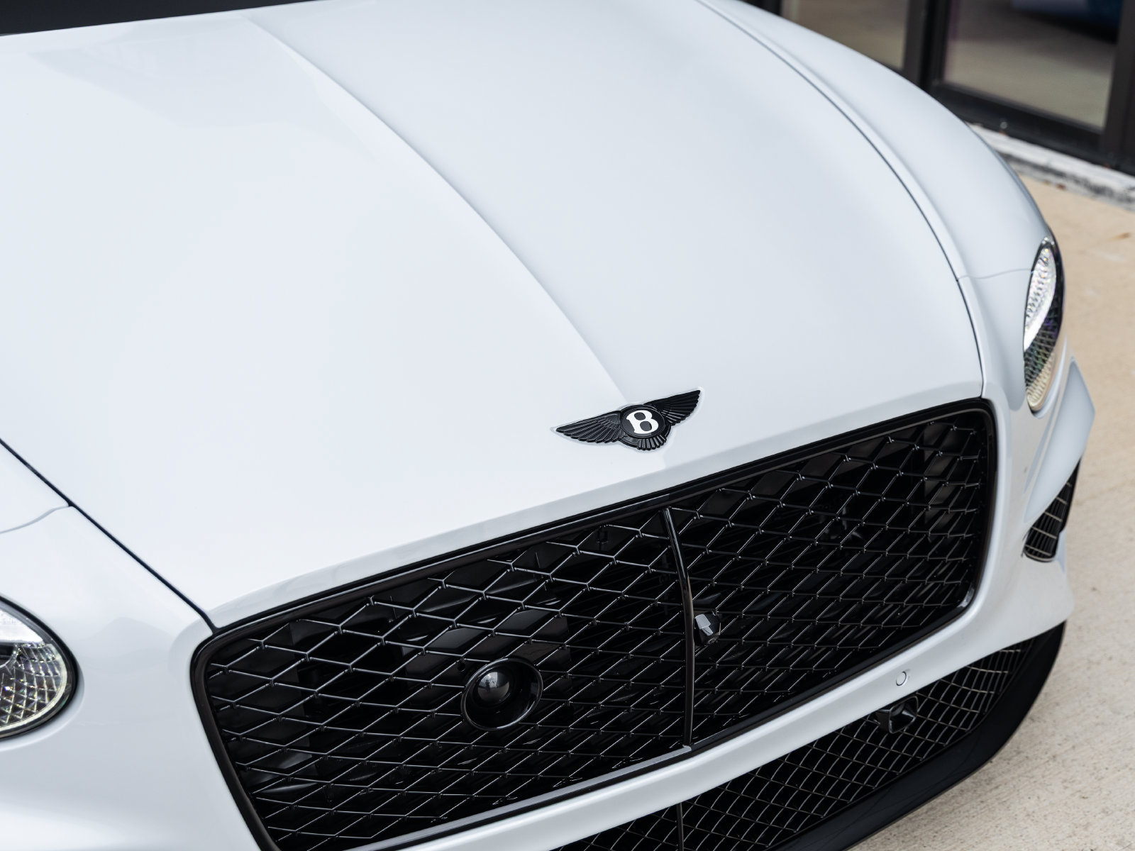 Used 2025 Bentley Continental GTC AWD/4WD image 22