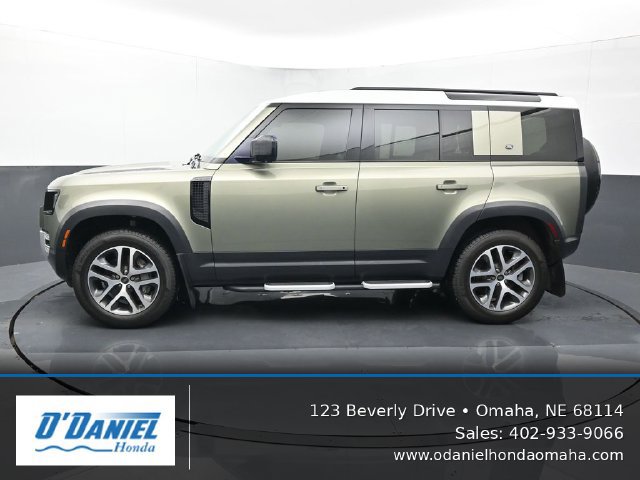 Used 2020 Land Rover Defender 110 HSE AWD/4WD image 2