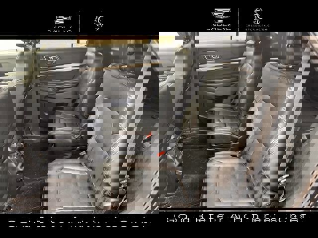 Used 2018 Ford Explorer XLT w/ Equipment Group 202A FWD image 28