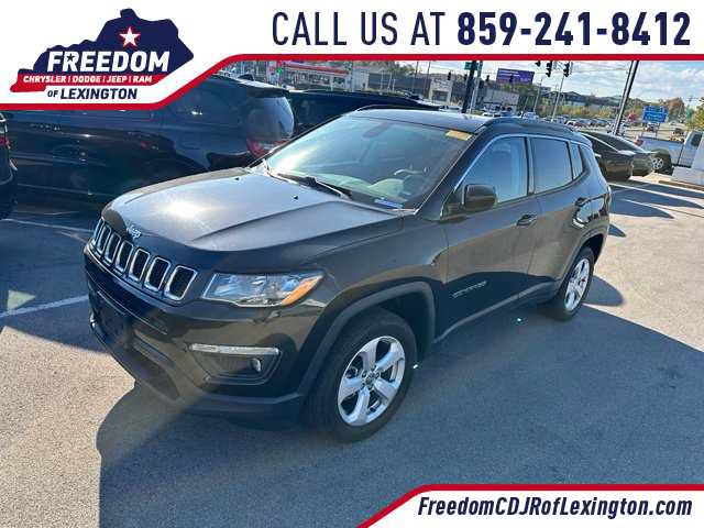 Used 2018 Jeep Compass Latitude w/ Popular Equipment Group AWD/4WD image 1