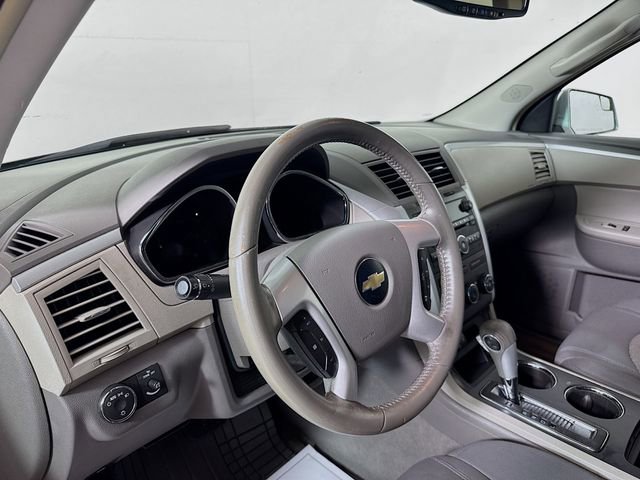 Used 2009 Chevrolet Traverse LT FWD image 11