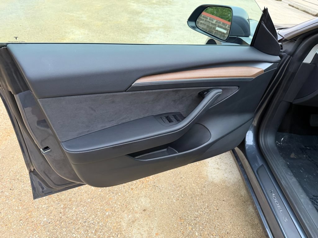 Used 2022 Tesla Model 3 Long Range AWD/4WD image 9