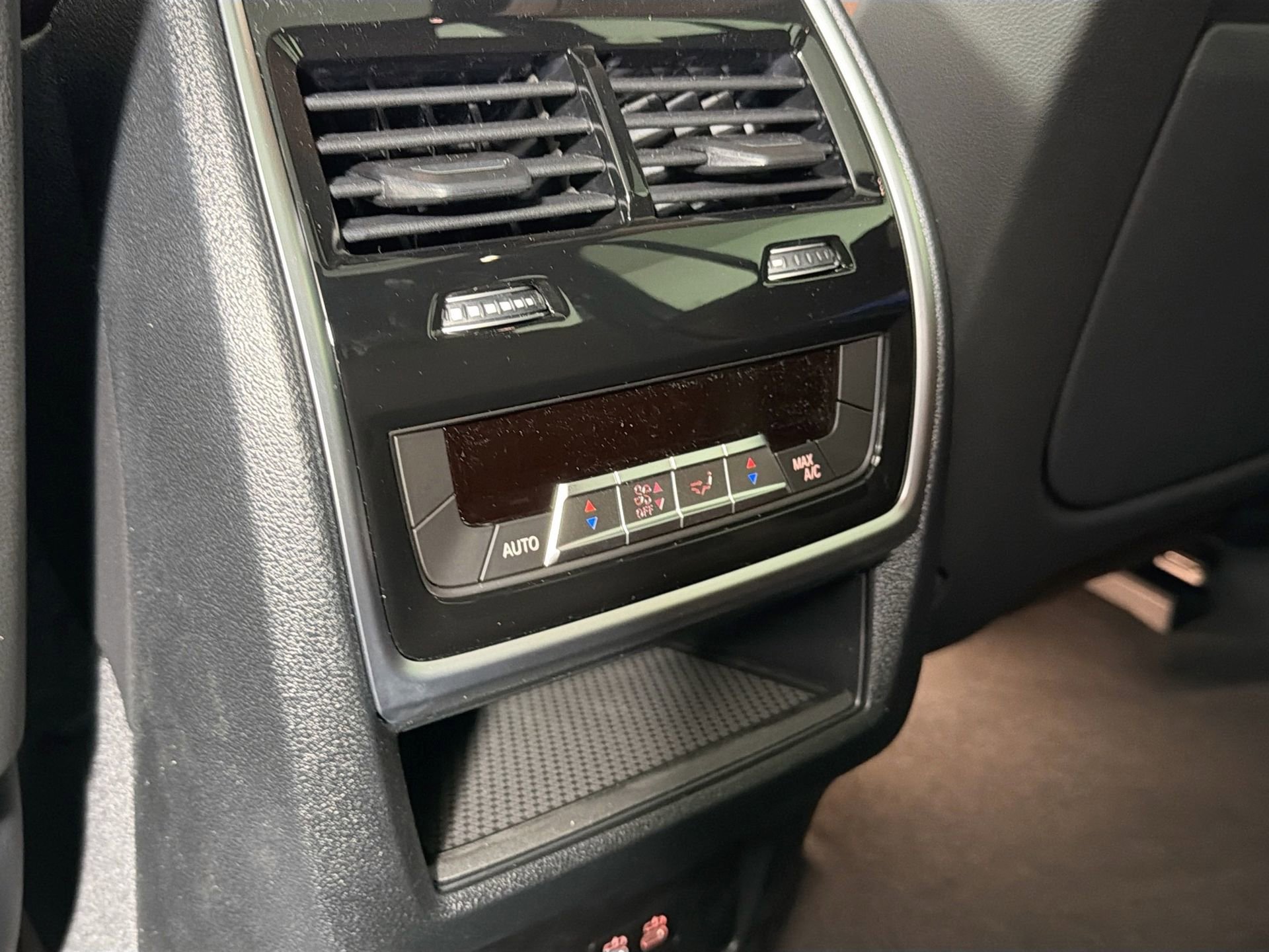 New 2026 BMW X5 xDrive50e w/ M Sport Package image 25