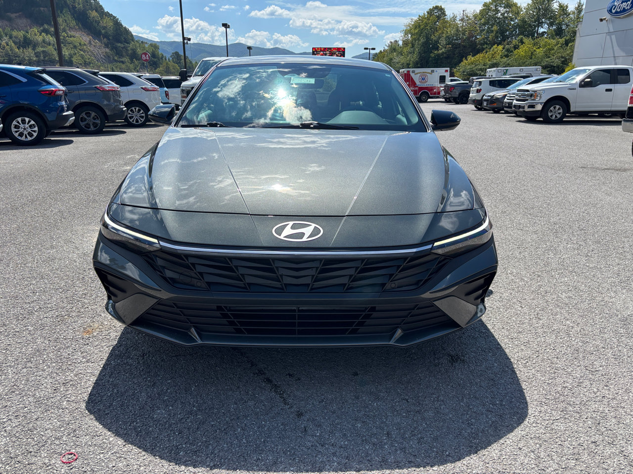 Used 2025 Hyundai Elantra Sport image 5