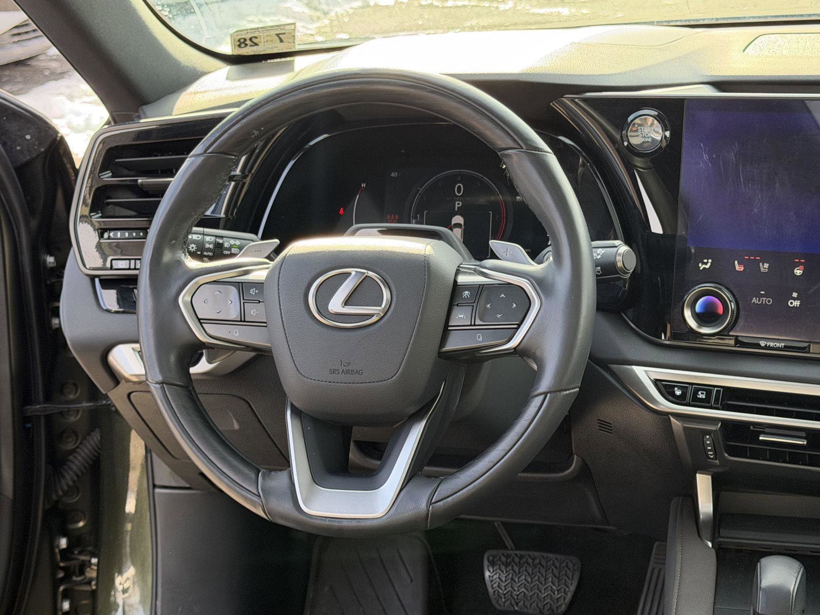 Used 2023 Lexus RX 350 w/ Luxury Package image 17
