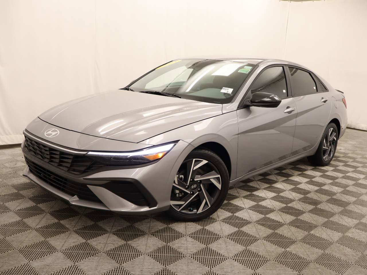 Used 2025 Hyundai Elantra Sport image 1
