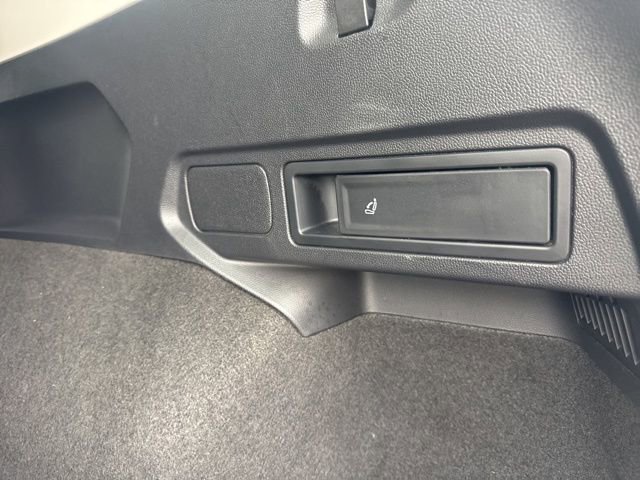 Certified 2024 Volkswagen Tiguan SE image 21