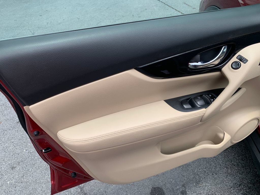 Used 2020 Nissan Rogue SL w/ Premium Package FWD image 19