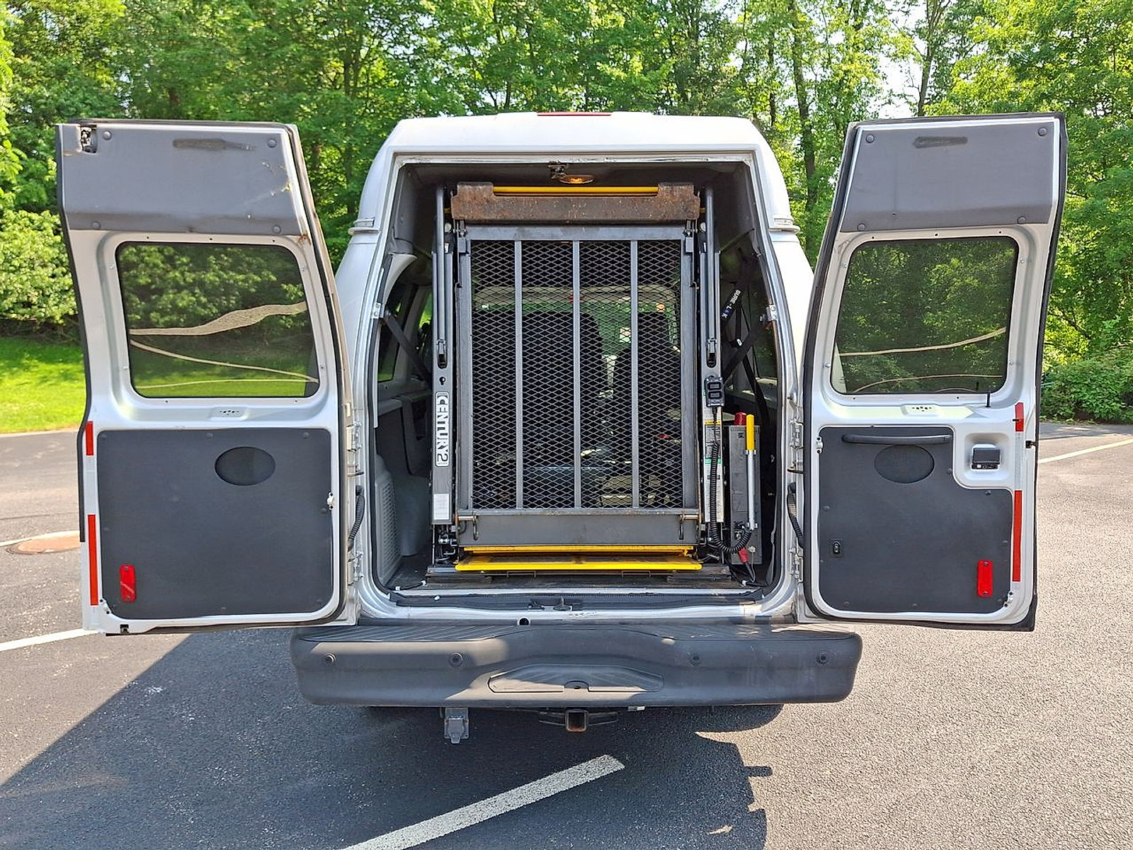 Used 2011 Ford E-350 and Econoline 350 XL w/ PWR Windows & Locks Group RWD image 28
