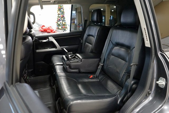 Used 2013 Toyota Land Cruiser image 54