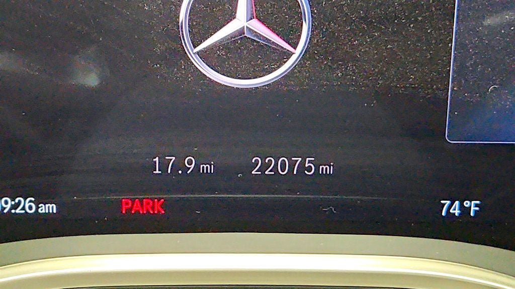 Used 2022 Mercedes-Benz SL 55 AMG 4MATIC w/ Driver Assistance Package image 15