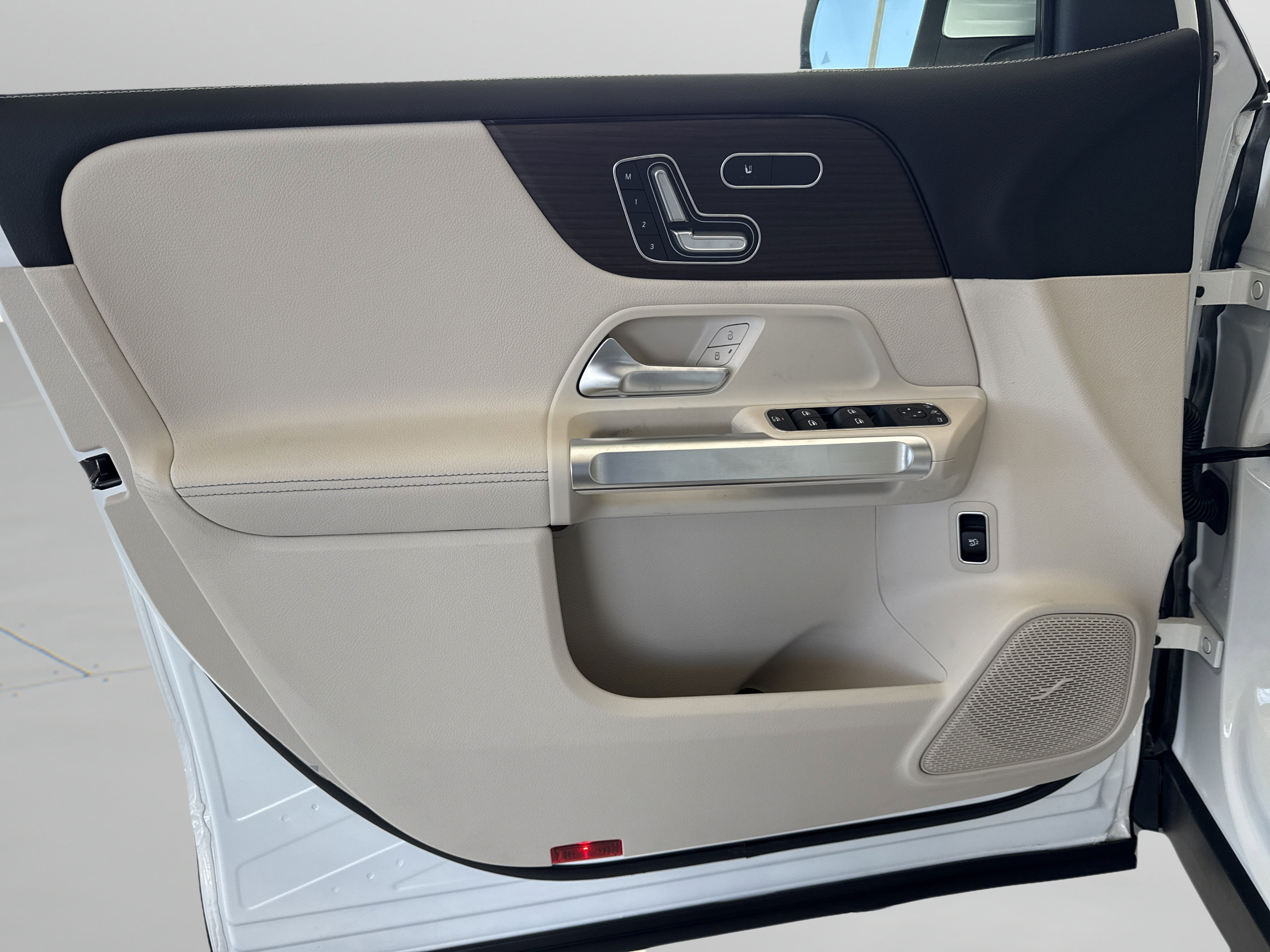 New 2026 Mercedes-Benz GLB 250 image 38