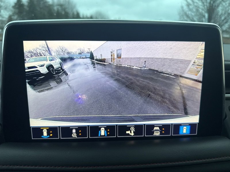 Used 2021 Chevrolet Suburban RST w/ Luxury Package image 32