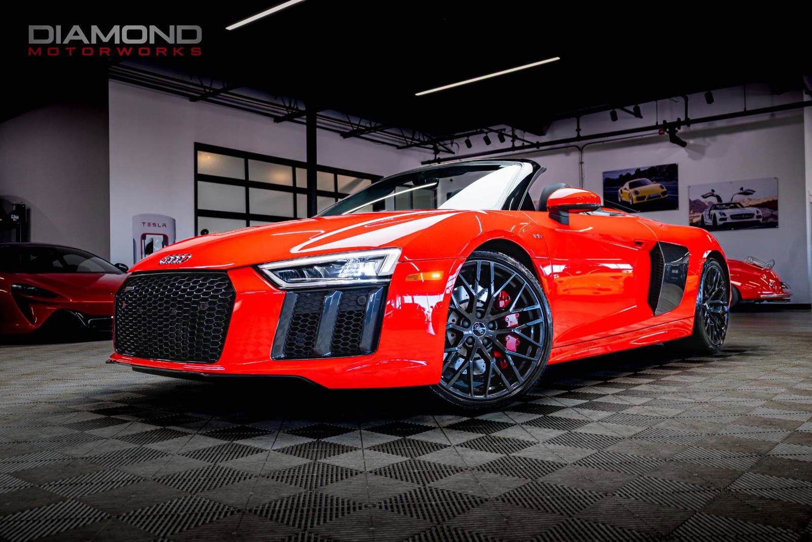 Used 2018 Audi R8 V10 w/ Carbon Exterior Package image 1