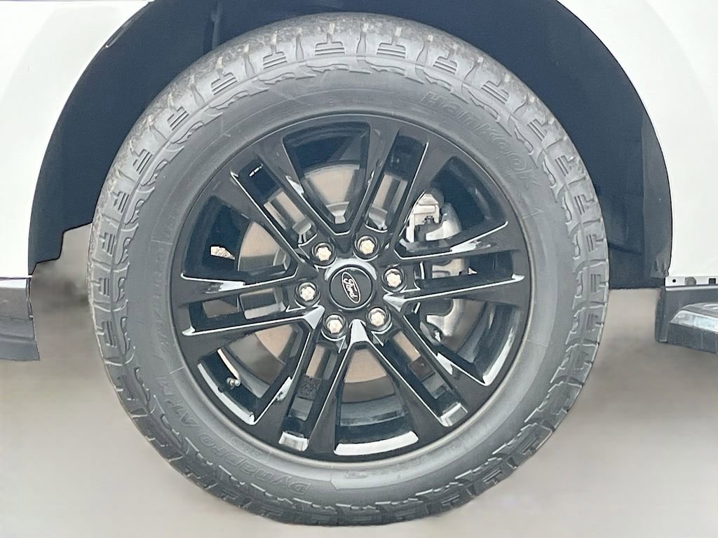 Used 2023 Ford Expedition XLT image 33