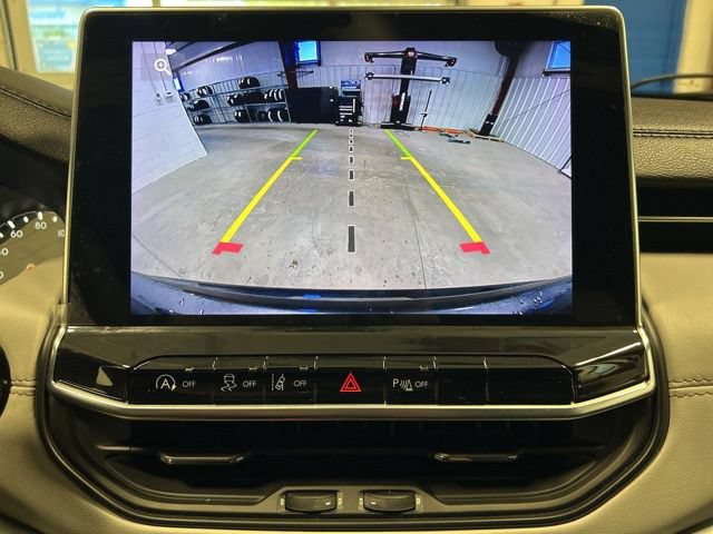 Used 2023 Jeep Compass Limited w/ Sun and Sound Group AWD/4WD image 31