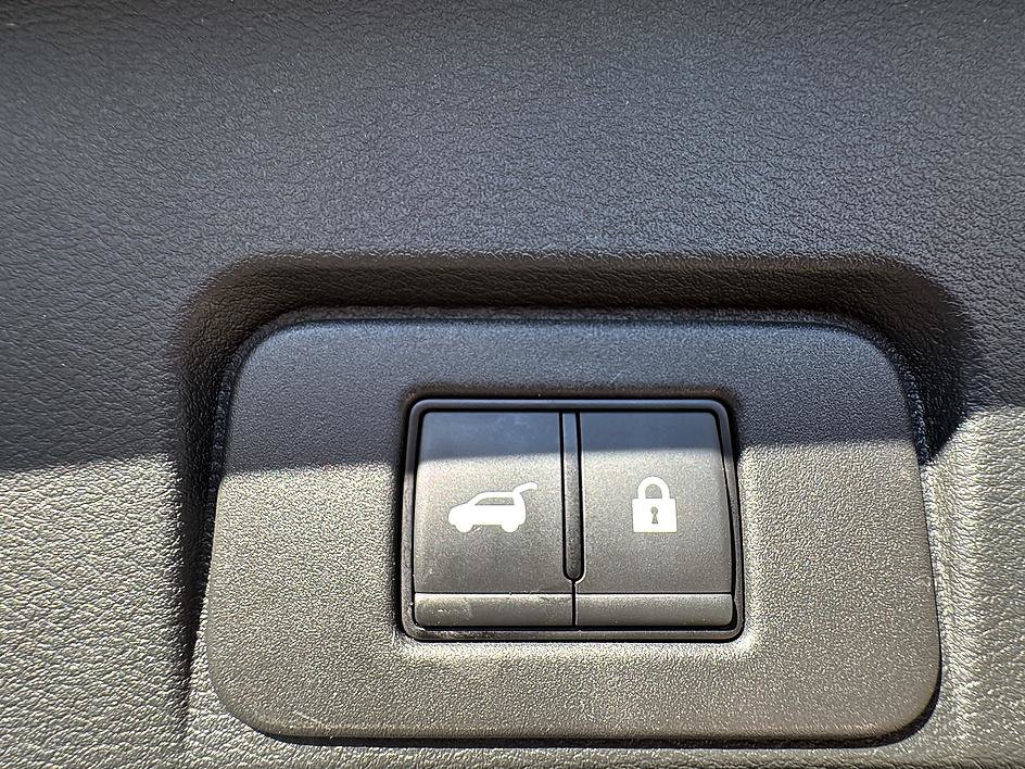 Certified 2025 Nissan Rogue SV AWD/4WD image 39