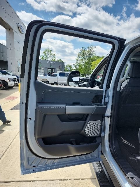 New 2026 Ford F350 Lariat w/ Black Appearance Package AWD/4WD image 36