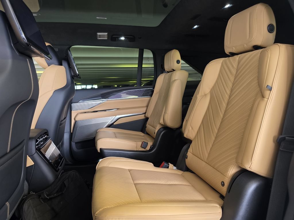 New 2026 Cadillac Escalade IQ Sport 2 w/ LPO, ONYX Package AWD/4WD image 13