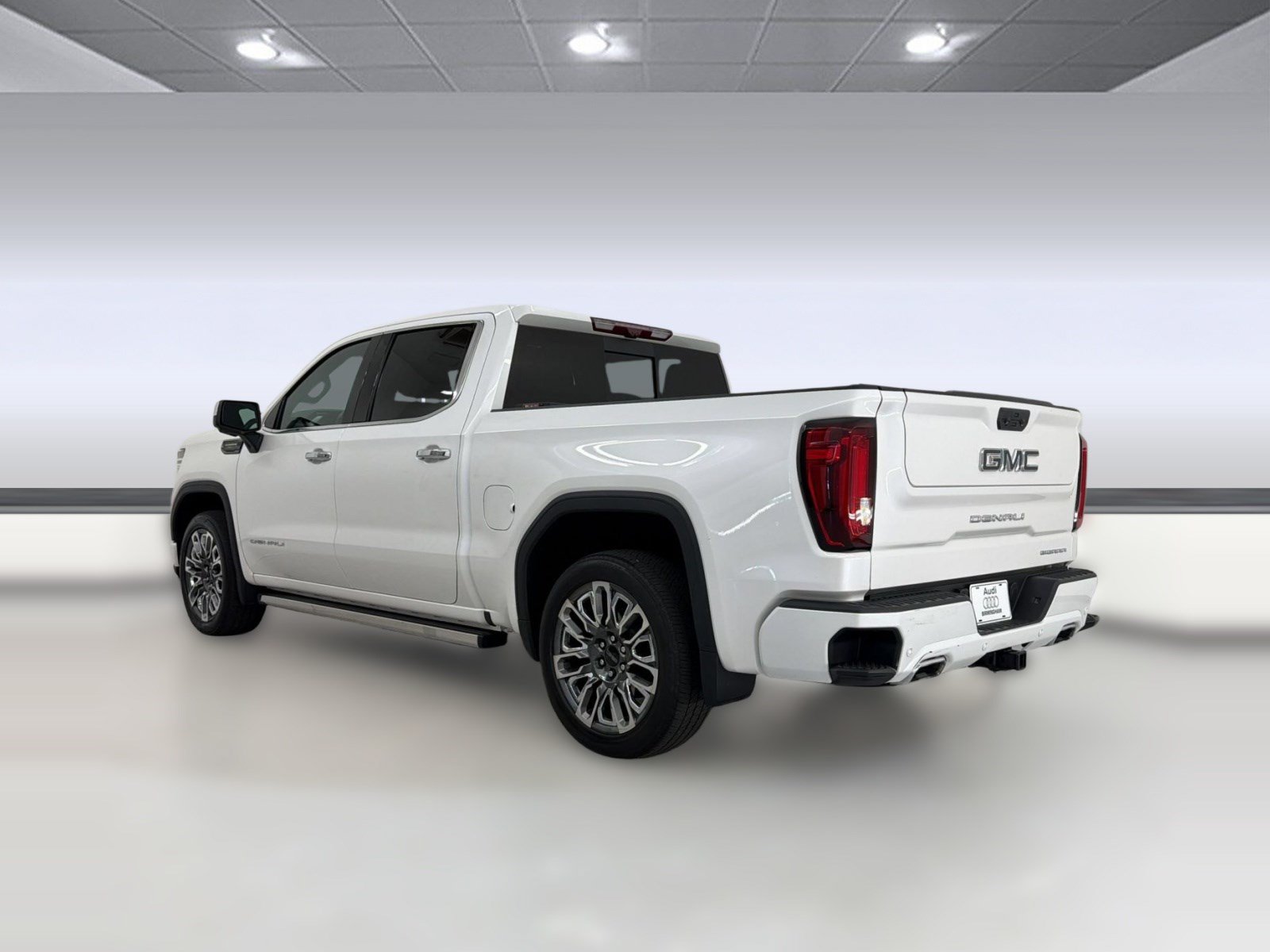 Used 2023 GMC Sierra 1500 Denali Ultimate AWD/4WD image 3