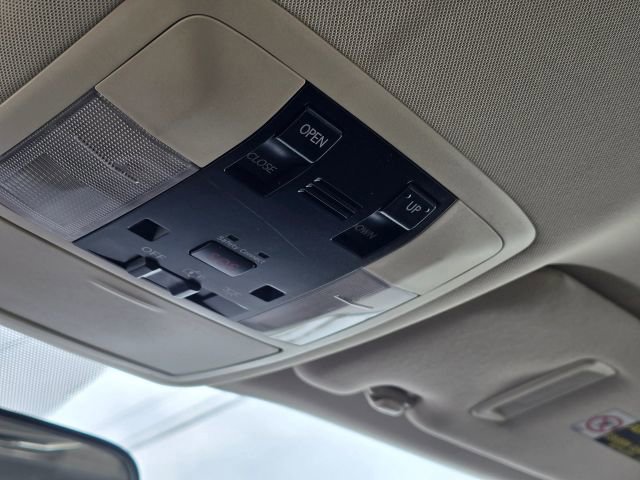 Used 2015 Lexus CT 200h image 32