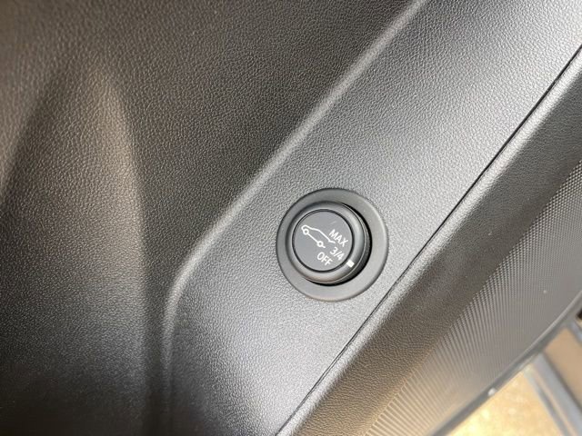 Used 2022 Chevrolet Equinox RS w/ LPO, Floor Liner Package image 5