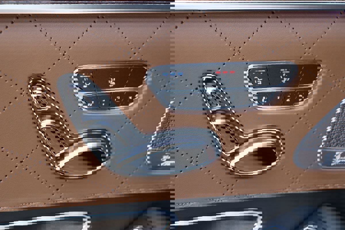 Used 2018 Mercedes-Benz S 560 4MATIC Sedan image 49