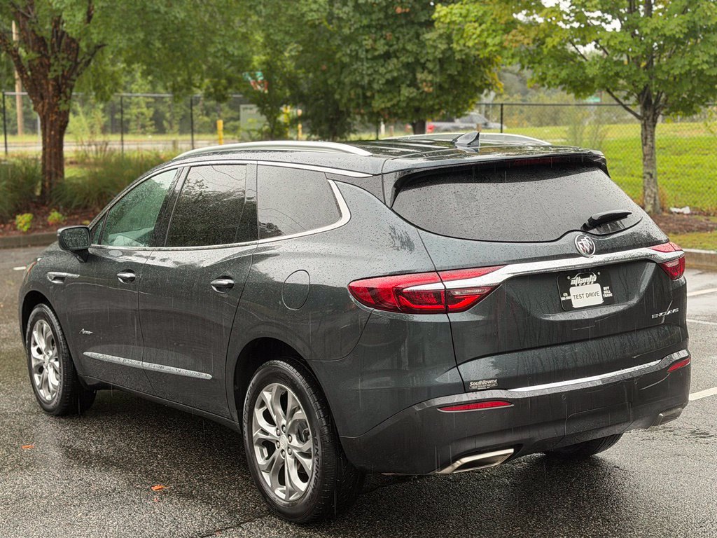 Used 2019 Buick Enclave Avenir w/ Avenir Technology Package FWD image 3
