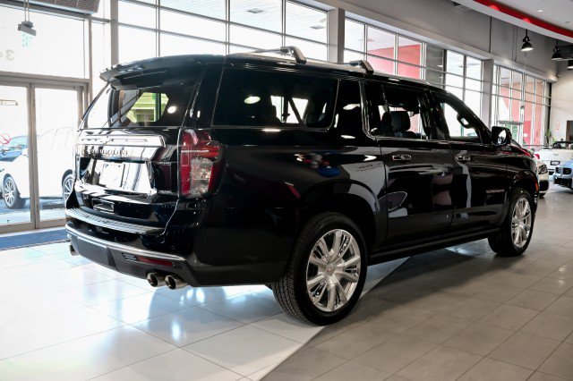 Used 2024 Chevrolet Suburban High Country AWD/4WD image 5