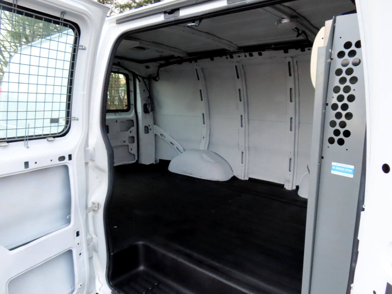 Used 2013 Chevrolet Express 2500 image 16