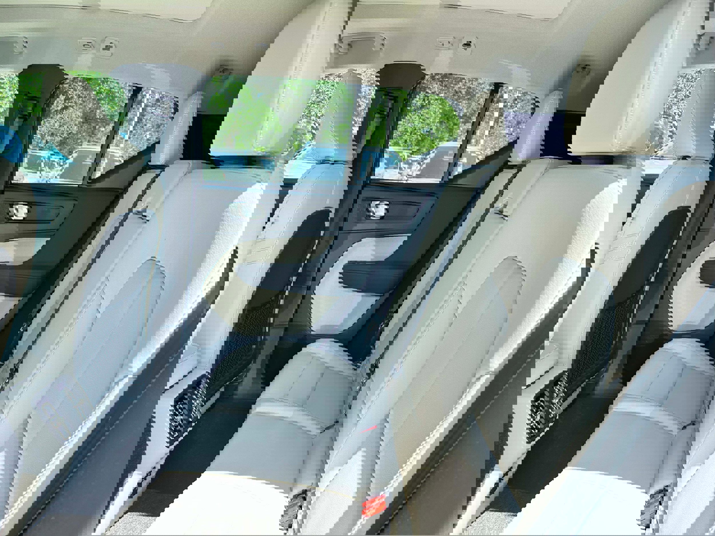 New 2026 Volvo XC40 B5 Plus w/ Protection Package Premier image 12