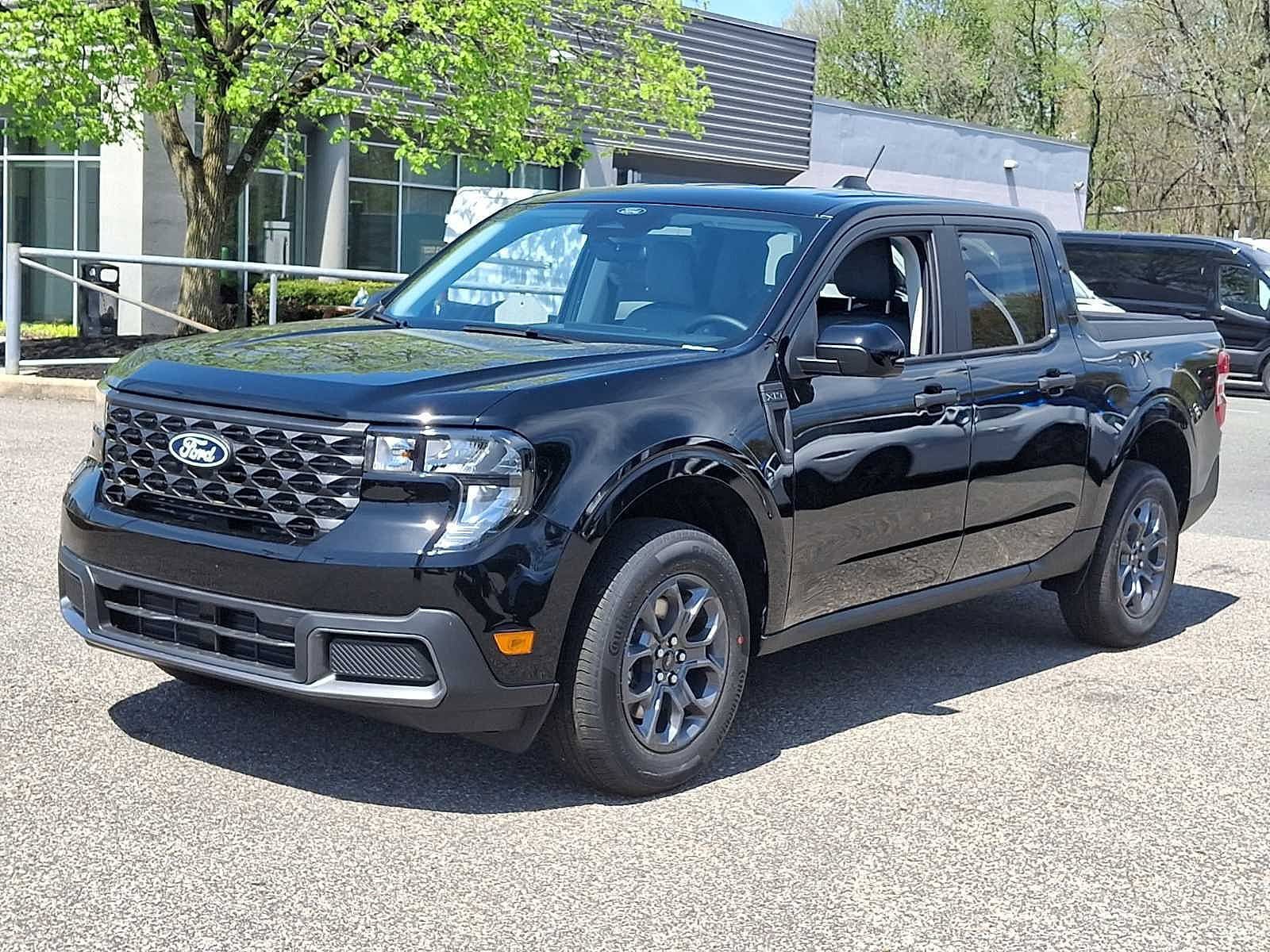 New 2026 Ford Maverick XLT w/ XLT Luxury Package AWD/4WD image 3