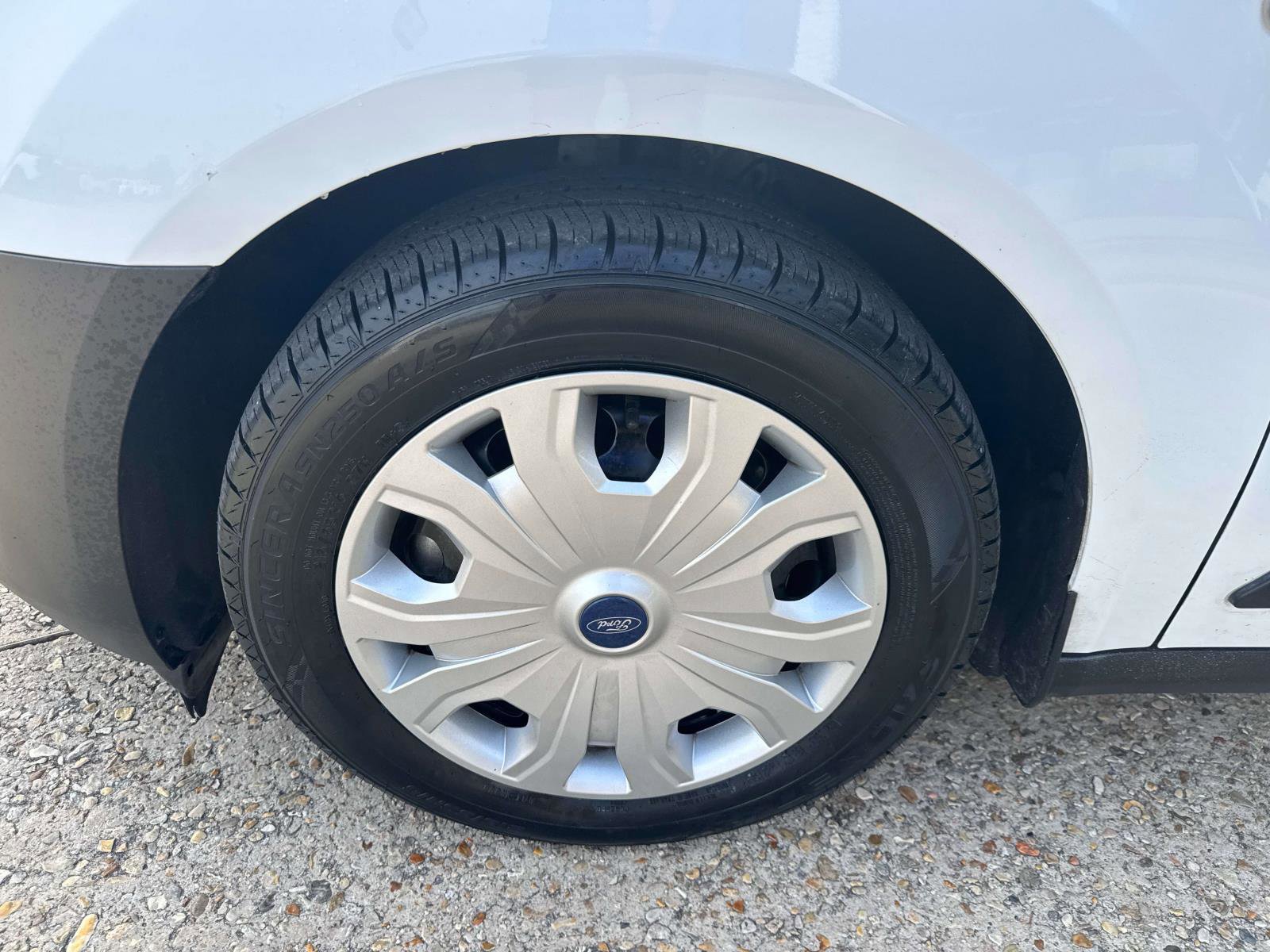 Used 2022 Ford Transit Connect XL image 4